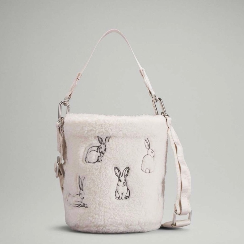*NWT* Lululemon rabbit crossbody bag